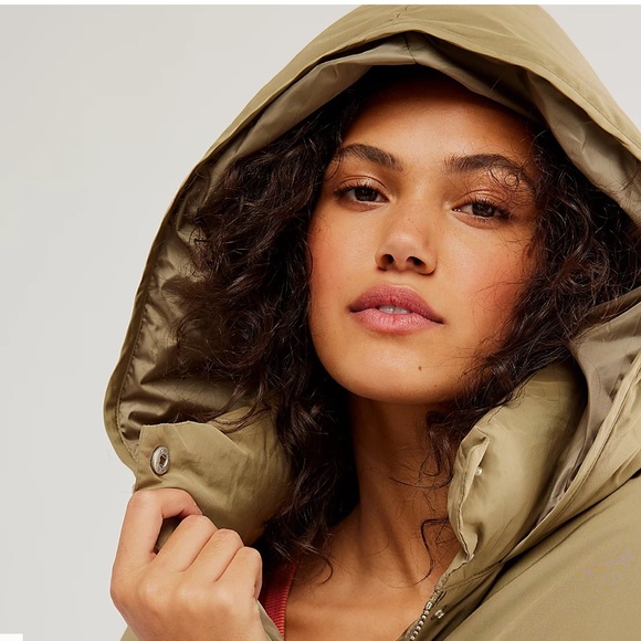 Free People Dreamers Puffa Vest - Picture 1 of 4